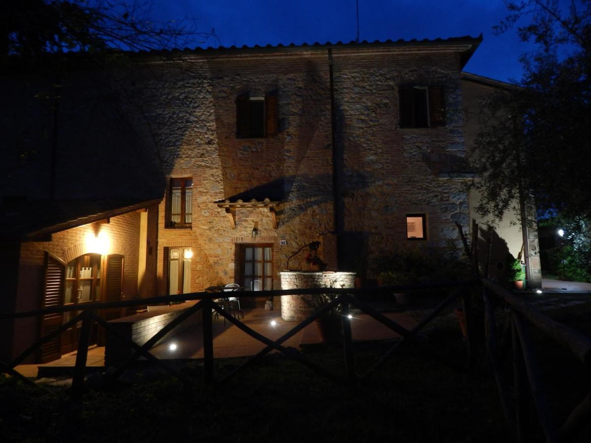 Fullino Nero Rta - Residenza Turistico Alberghiera Siena Eksteriør billede