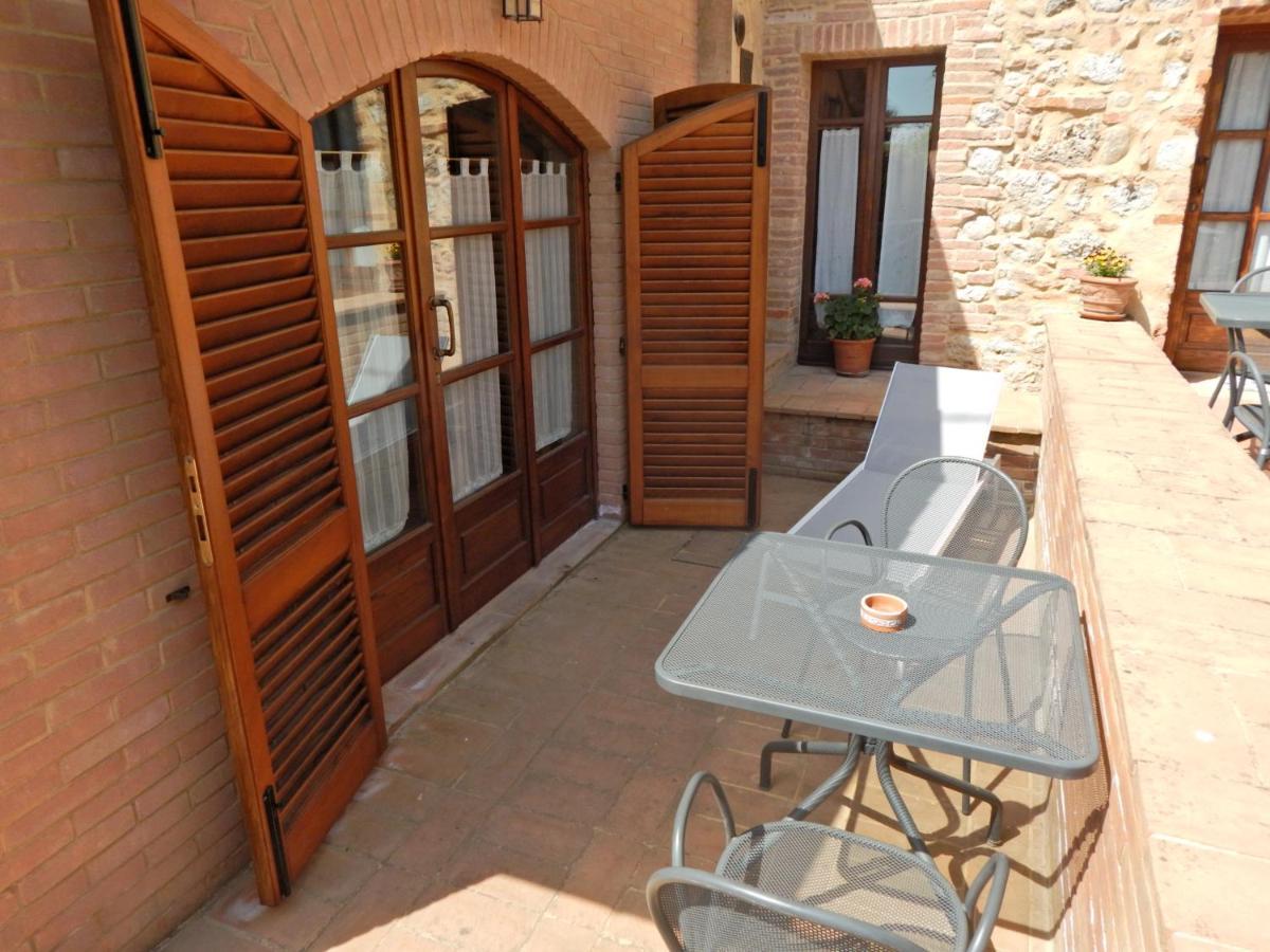 Fullino Nero Rta - Residenza Turistico Alberghiera Siena Eksteriør billede