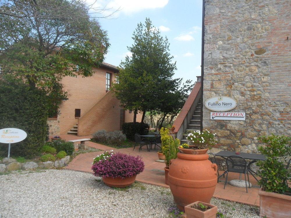 Fullino Nero Rta - Residenza Turistico Alberghiera Siena Eksteriør billede