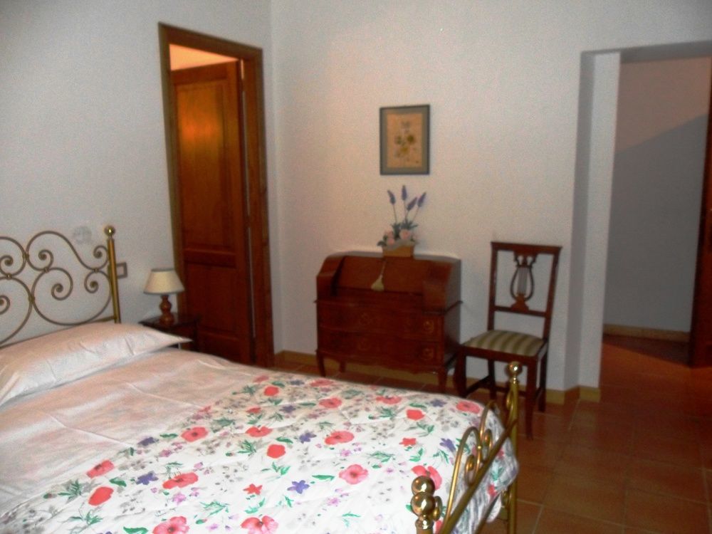 Fullino Nero Rta - Residenza Turistico Alberghiera Siena Eksteriør billede