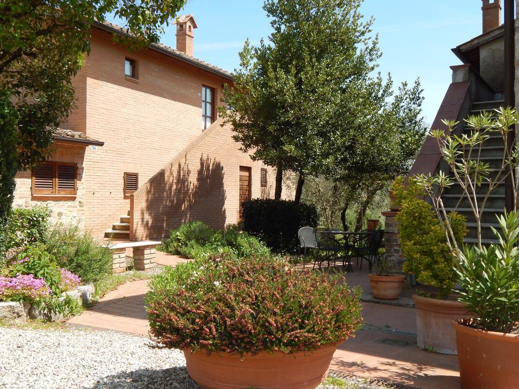 Fullino Nero Rta - Residenza Turistico Alberghiera Siena Eksteriør billede