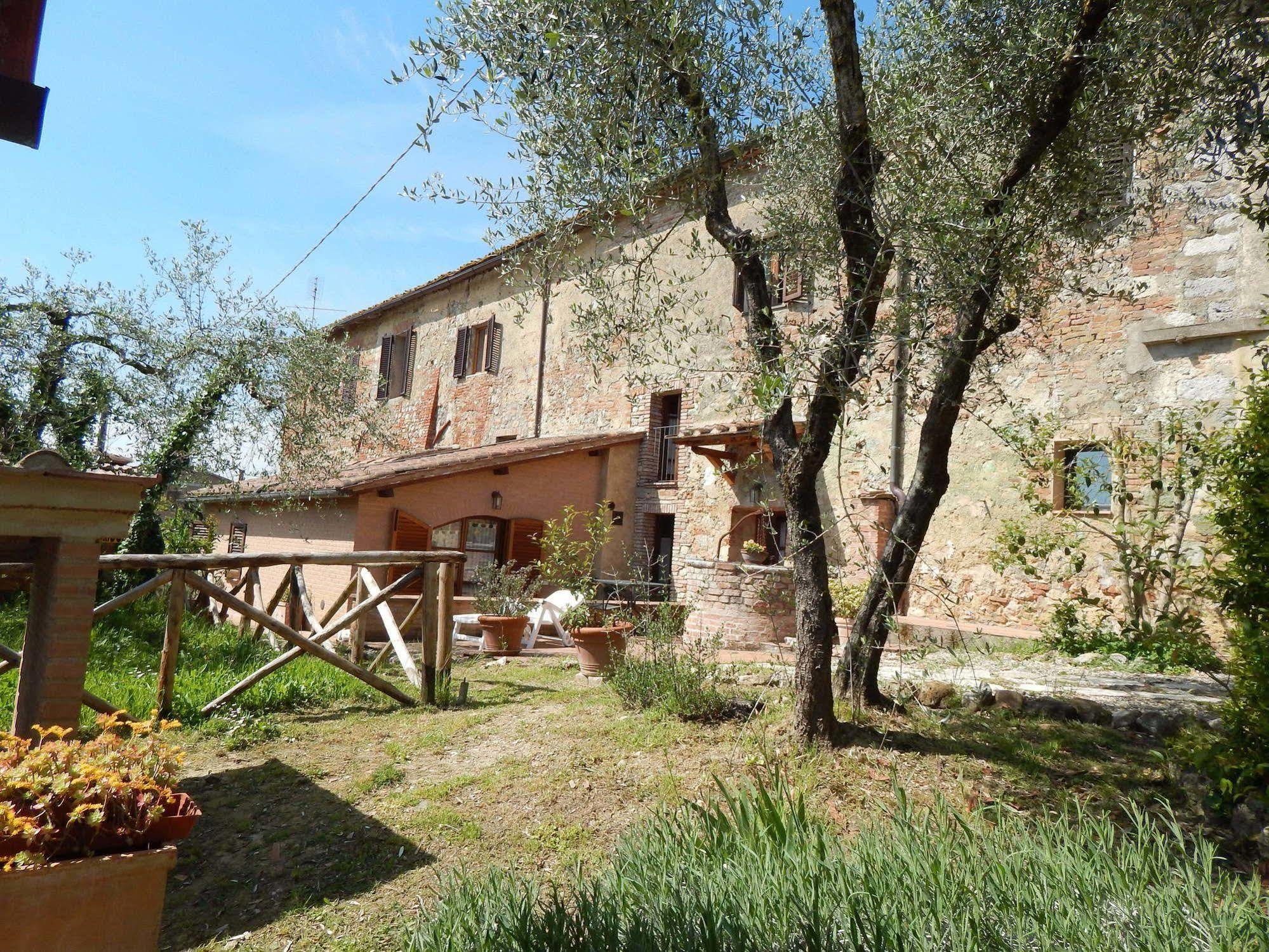 Fullino Nero Rta - Residenza Turistico Alberghiera Siena Eksteriør billede