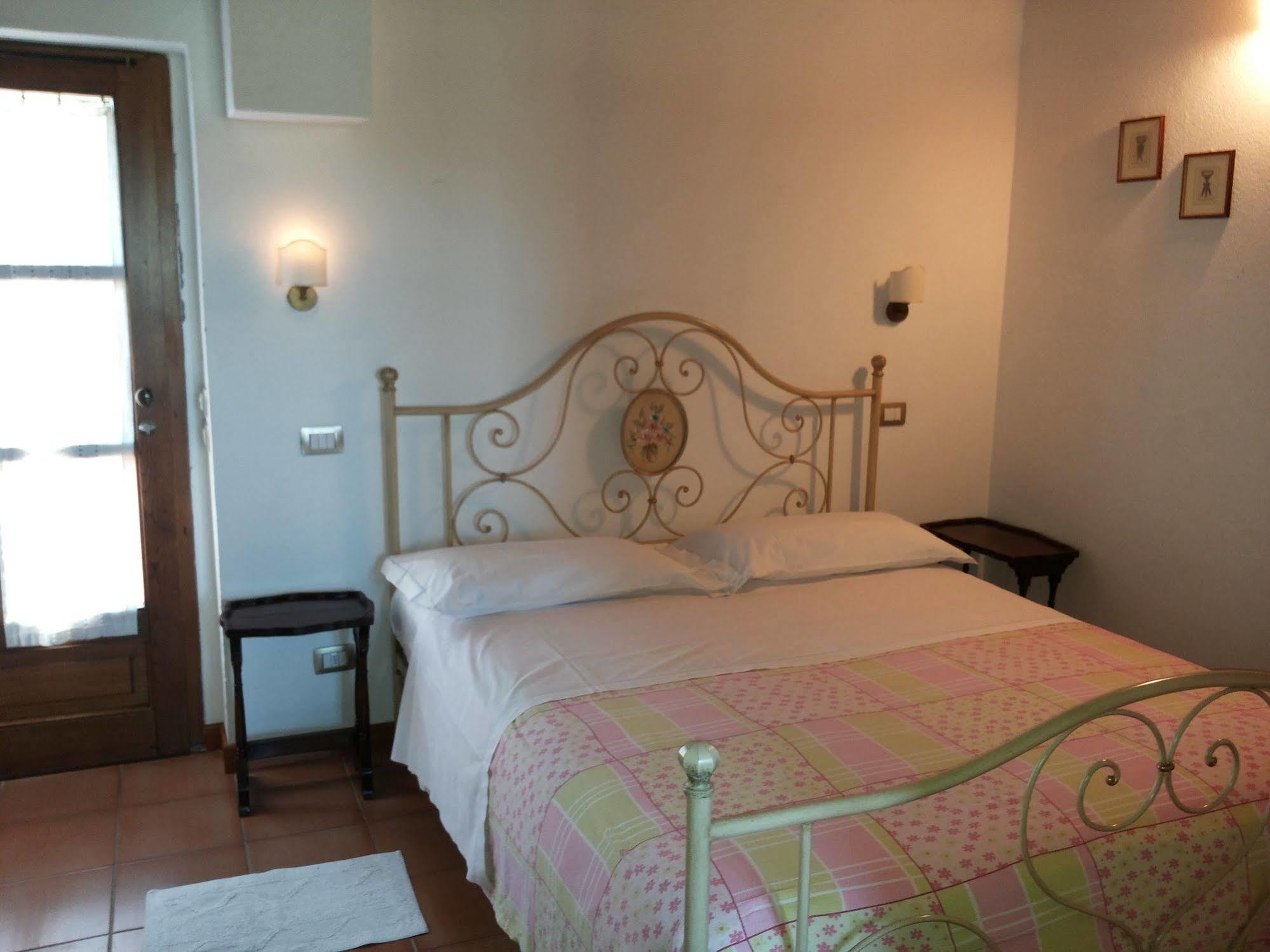 Fullino Nero Rta - Residenza Turistico Alberghiera Siena Eksteriør billede