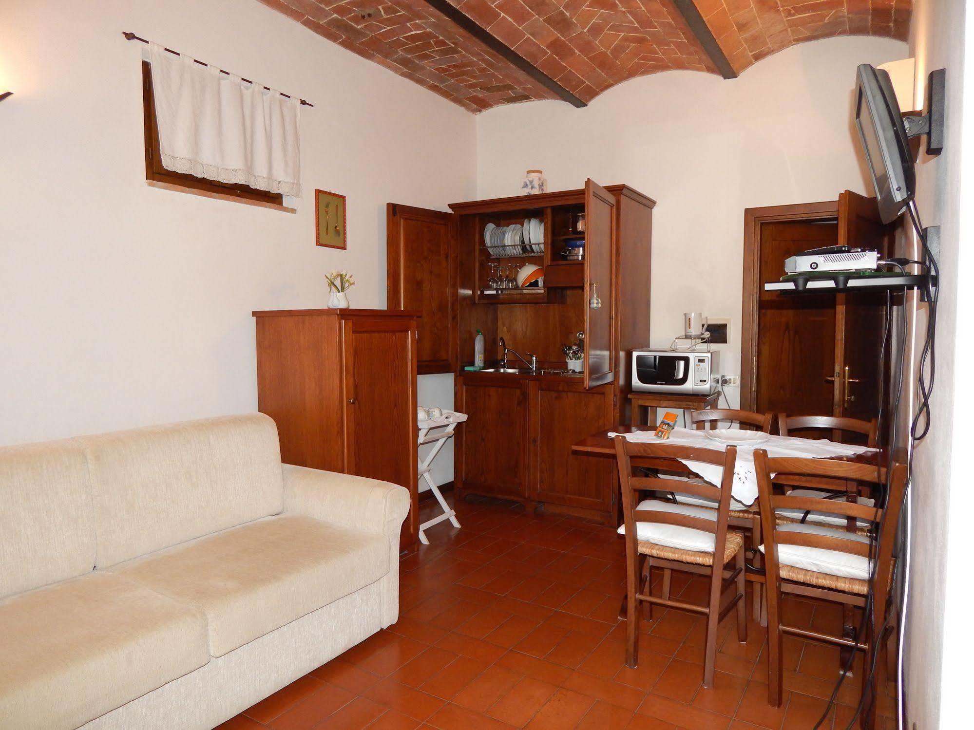Fullino Nero Rta - Residenza Turistico Alberghiera Siena Eksteriør billede