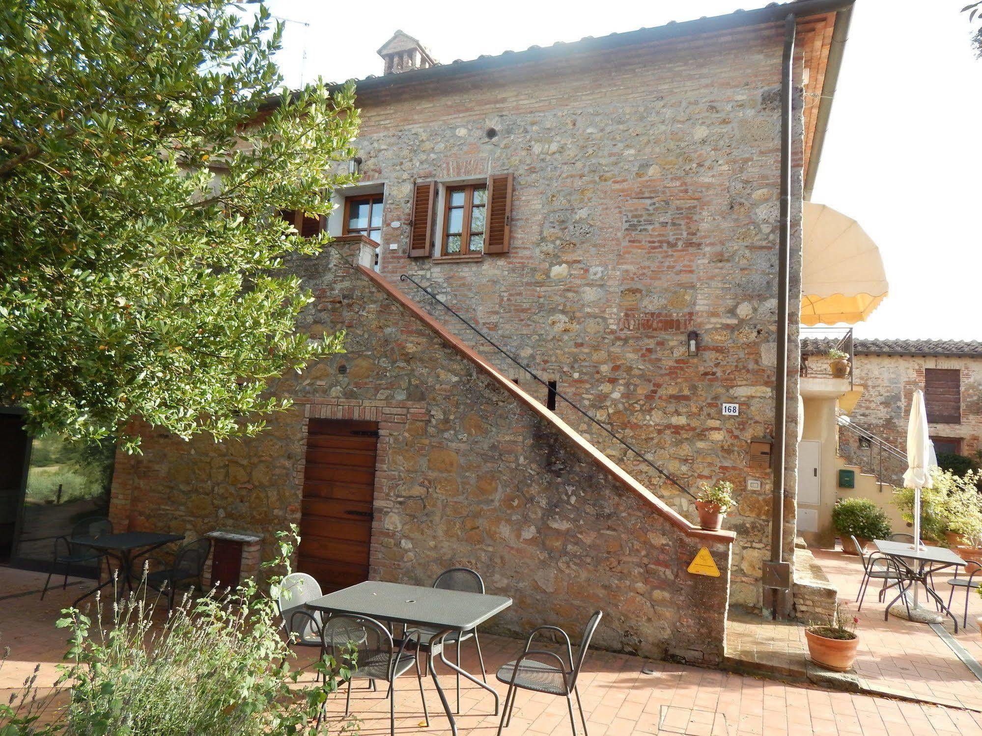 Fullino Nero Rta - Residenza Turistico Alberghiera Siena Eksteriør billede