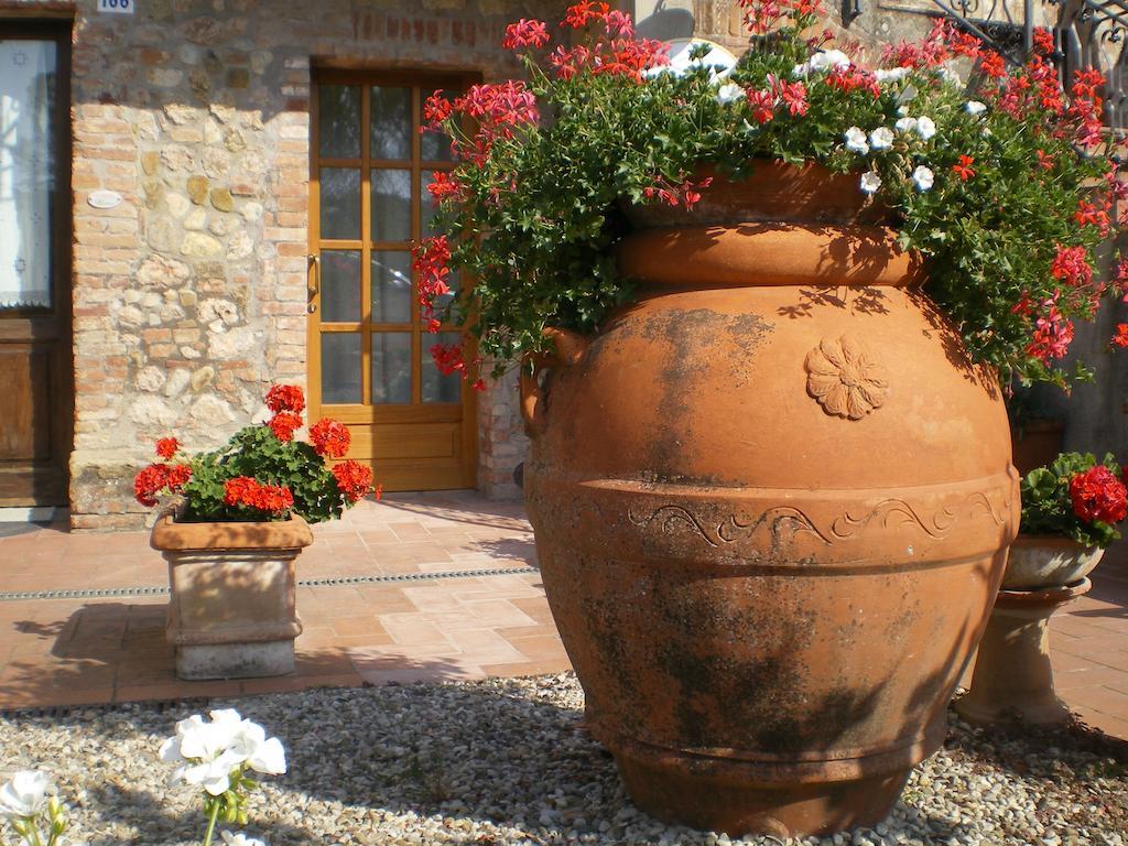 Fullino Nero Rta - Residenza Turistico Alberghiera Siena Eksteriør billede